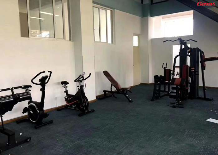 云南芒市中心小学健身房器材